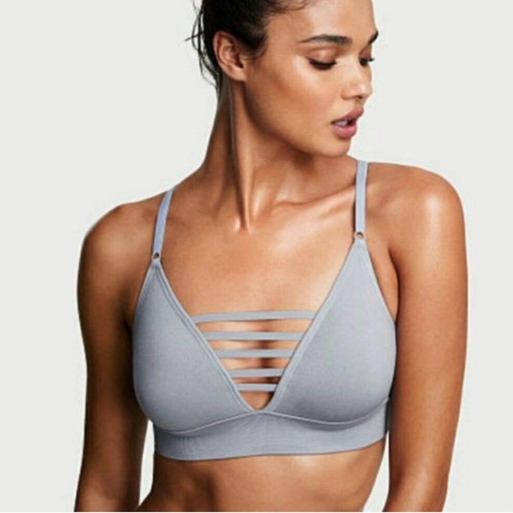 NWOT Victoria’s Secret Sport Strappy Triangle Seamless Bra, Light Grey